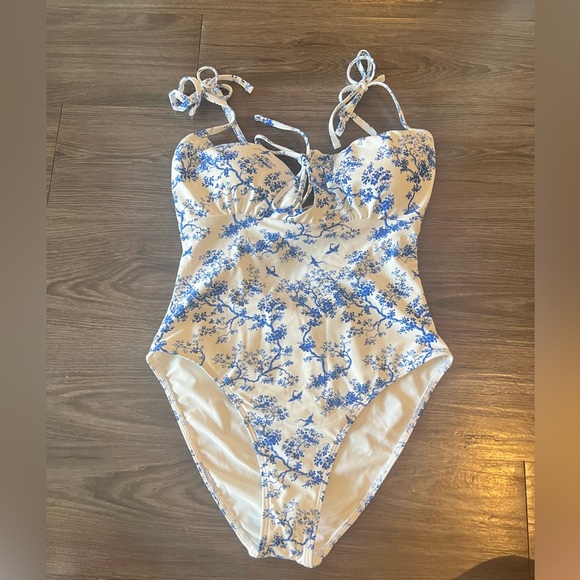 Berlook retro floral One Piece Swimsuit - Picture 2 of 5